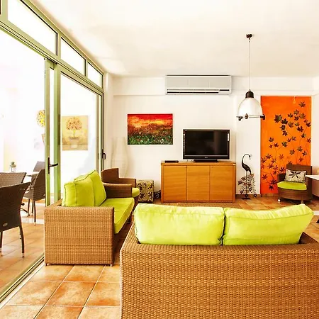 Dafni Apart Otel İskados