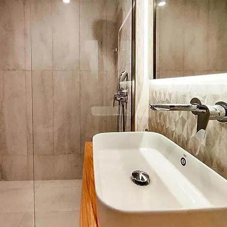 Dafni Aparthotel 3*